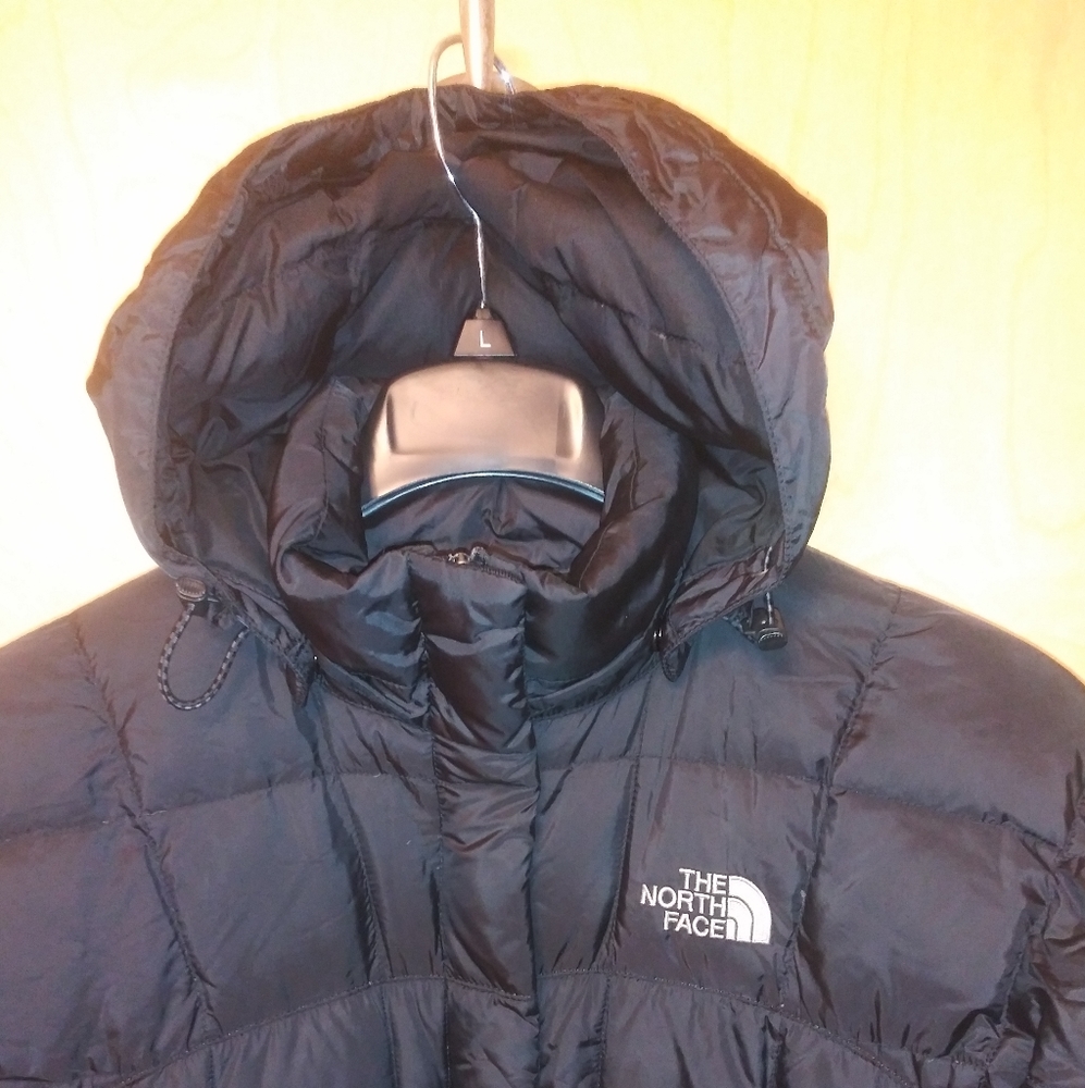 🌸North Face XS hooded 600 fill jacket black. - Picture 4 of 10